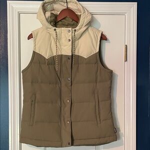 Patagonia Two-Tone Hooded Puffer Vest in Olive & Cream